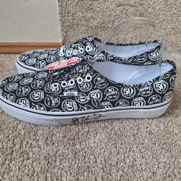 RARE NWT Vans X Journeys 50th/30th Anniversary Signed Sneakers Size 10.5/12 - Picture 2 of 10